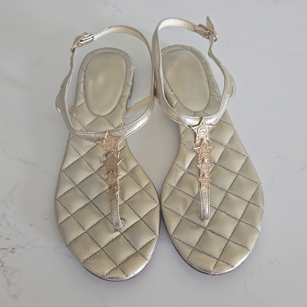 Chanel Star Motiff Metallic Gold Leather Interlocking CC Thong Sandals 36.5 C